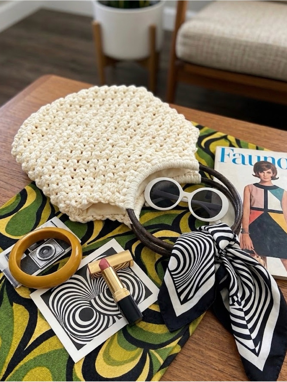 Vintage Handmade Cream Crochet Handbag with Wooden Ring Handles